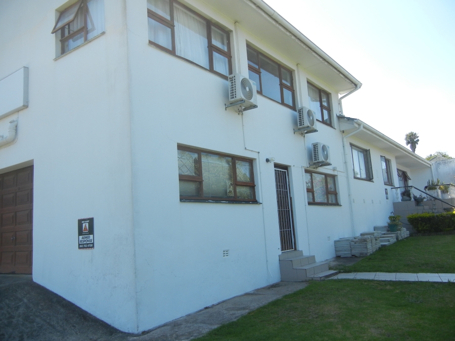 9 Bedroom Property for Sale in Sunnyridge Eastern Cape